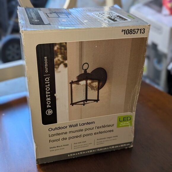 NEW Portfolio Bentree 8.25" Matte Hardwired Integrated LED Outdoor Wall Light - Picture 6 of 7